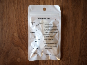 袋には「Mini USB Fan」と書かれています。他の規格のものと使い回し。