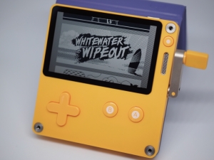 最初にダウンロードされた「Whitewater Wipeout」はサーフィンのゲーム。